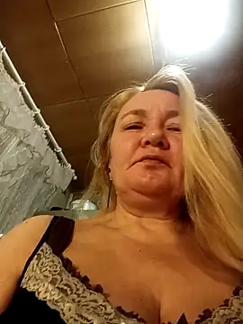 Snapshot of HelenaGlossX chatting on December 12, 2024, 6:21 pm HelenaGlossX online show from December 12, 2024, 6:21 pm