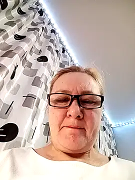 Snapshot of HelenaGlossX chatting on January 30, 2025, 3:55 am HelenaGlossX online show from January 30, 2025, 3:55 am