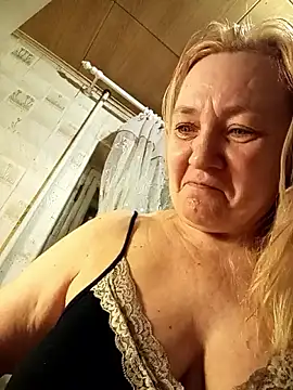 Snapshot of HelenaGlossX chatting on February 12, 2025, 1:41 am HelenaGlossX online show from February 12, 2025, 1:41 am