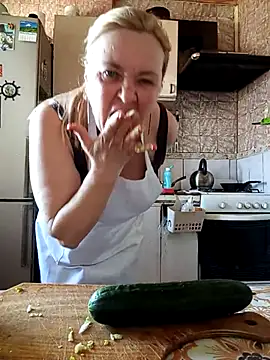 Snapshot of HelenaGlossX chatting on February 20, 2025, 8:17 am HelenaGlossX online show from February 20, 2025, 8:17 am