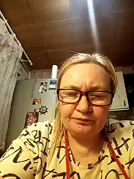 Snapshot of HelenaGlossX chatting on February 23, 2025, 3:40 pm HelenaGlossX online show from February 23, 2025, 3:40 pm