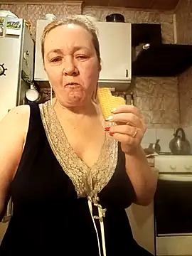 Snapshot of HelenaGlossX chatting on March 13, 2025, 1:43 am HelenaGlossX online show from March 13, 2025, 1:43 am