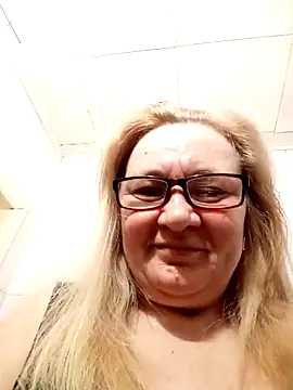 Snapshot of HelenaGlossX chatting on March 20, 2025, 1:13 am HelenaGlossX online show from March 20, 2025, 1:13 am