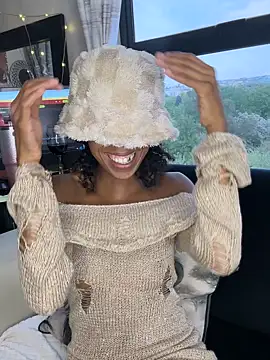 Snapshot of Dime-__ chatting on September 28, 2025, 2:11 pm Dime- online show from September 28, 2025, 2:11 pm