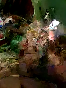 Snapshot of mcv131985 chatting on April 1, 2026, 6:25 am mcv131985 online show from April 1, 2026, 6:25 am