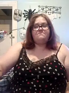 Snapshot of mcv131985 chatting on April 15, 2026, 6:26 pm mcv131985 online show from April 15, 2026, 6:26 pm