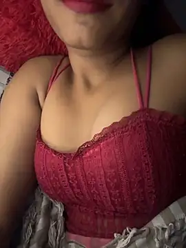 Hot Goldengirl online show from November 3, 2025, 7:37 pm