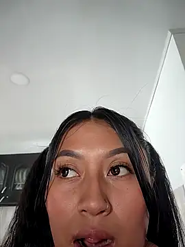 luisa16xxx online show from October 15, 2025, 7:25 pm