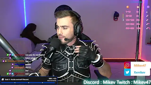 Snapshot of Mikev chatting on October 2, 2025, 6:04 pm Mikev online show from October 2, 2025, 6:04 pm