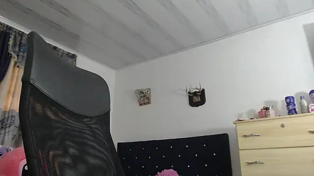 sweet cutetras22 online show from February 1, 2025, 11:43 am