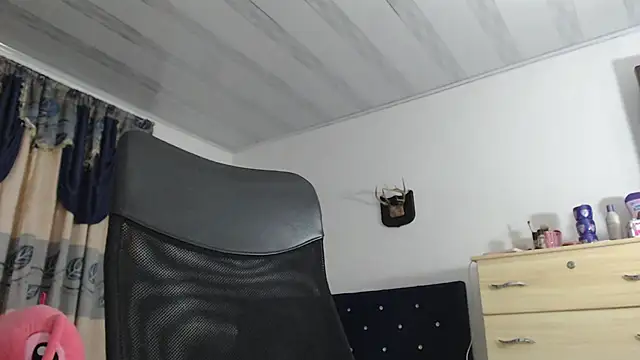 sweet cutetras22 online show from March 13, 2025, 10:57 am