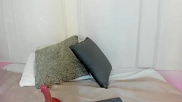 Snapshot of Mariapettit chatting on February 26, 2026, 12:04 pm Mariapettit online show from February 26, 2026, 12:04 pm