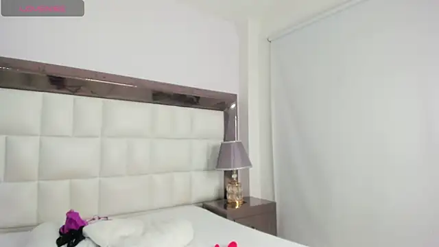 DaphneLloyd online show from May 14, 2026, 3:57 am