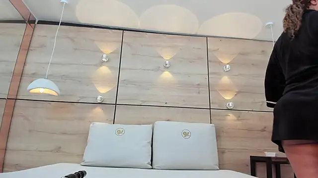 martina touss online show from March 7, 2025, 1:42 am