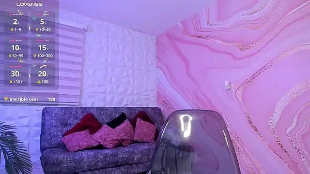 Snapshot of SaraaMills chatting on January 11, 2025, 1:48 am SaraaMills online show from January 11, 2025, 1:48 am