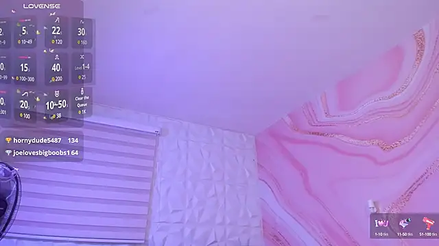 Snapshot of SaraaMills chatting on January 11, 2025, 11:02 pm SaraaMills online show from January 11, 2025, 11:02 pm