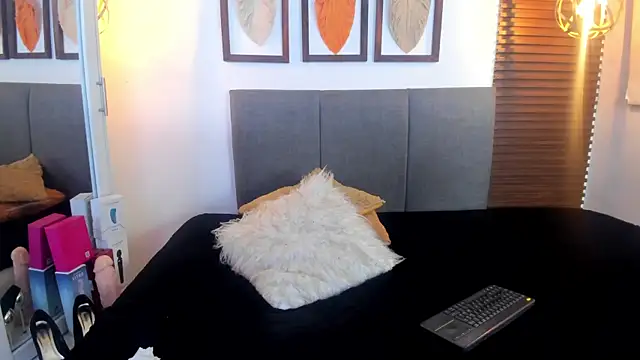 Scarleth swann online show from October 9, 2025, 11:41 am