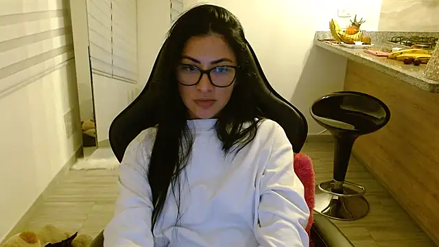 Snapshot of Charlotte_cute18 chatting on January 10, 2026, 4:36 am Charlotte cute18 online show from January 10, 2026, 4:36 am