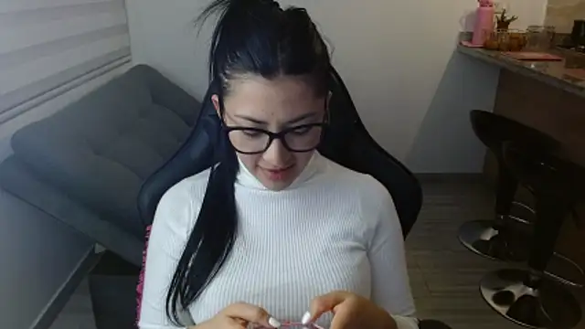 Snapshot of Charlotte_cute18 chatting on February 14, 2026, 2:41 am Charlotte cute18 online show from February 14, 2026, 2:41 am