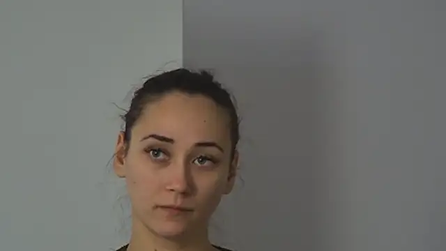 Snapshot of AliceMunro chatting on January 10, 2026, 8:21 pm AliceMunro online show from January 10, 2026, 8:21 pm