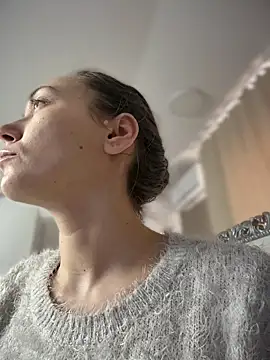 Snapshot of AliceMunro chatting on February 28, 2026, 10:49 am AliceMunro online show from February 28, 2026, 10:49 am