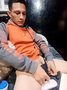 Snapshot of Ale21-345 chatting on February 2, 2026, 11:14 pm Ale21-345 online show from February 2, 2026, 11:14 pm