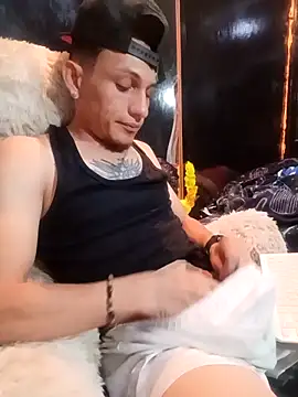 Snapshot of Ale21-345 chatting on March 5, 2026, 3:02 am Ale21-345 online show from March 5, 2026, 3:02 am