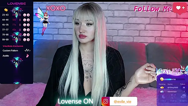 Snapshot of Eva_Evile chatting on December 6, 2024, 3:11 pm Eva Evile online show from December 6, 2024, 3:11 pm