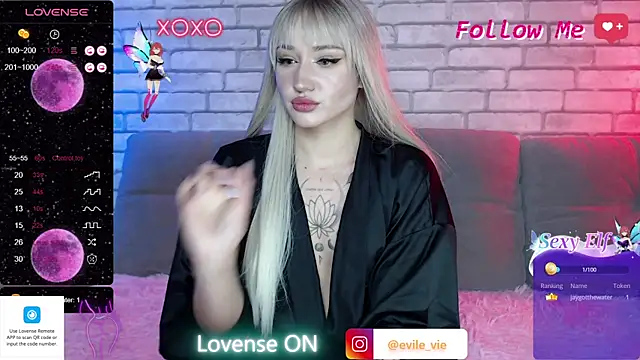 Snapshot of Eva_Evile chatting on December 19, 2024, 1:07 pm Eva Evile online show from December 19, 2024, 1:07 pm