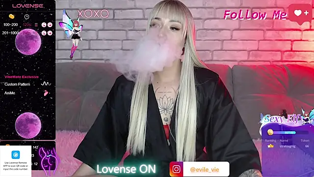 Snapshot of Eva_Evile chatting on February 2, 2025, 4:00 pm Eva Evile online show from February 2, 2025, 4:00 pm