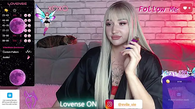 Snapshot of Eva_Evile chatting on February 8, 2025, 2:27 pm Eva Evile online show from February 8, 2025, 2:27 pm