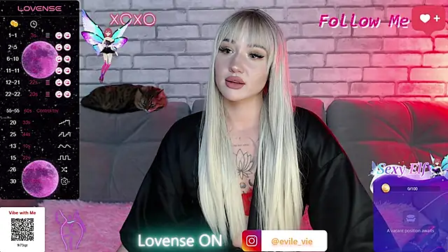 Snapshot of Eva_Evile chatting on February 9, 2025, 12:41 pm Eva Evile online show from February 9, 2025, 12:41 pm