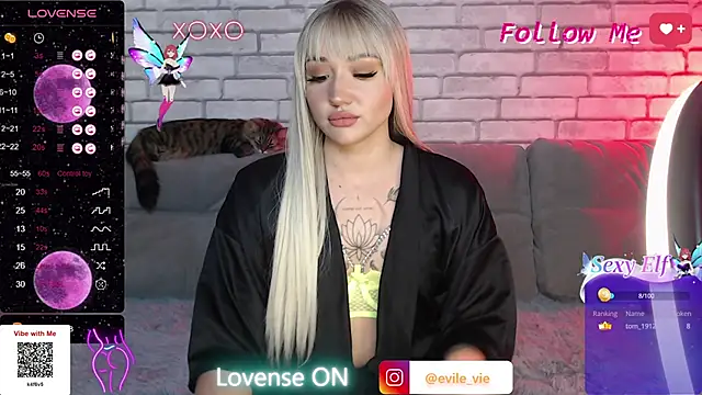 Snapshot of Eva_Evile chatting on February 23, 2025, 9:11 am Eva Evile online show from February 23, 2025, 9:11 am