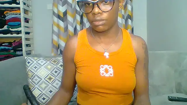 Snapshot of Petite_254 chatting on February 15, 2026, 12:40 am Petite 254 online show from February 15, 2026, 12:40 am