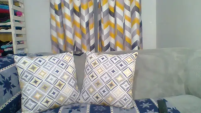 Snapshot of Petite_254 chatting on March 5, 2026, 11:34 pm Petite 254 online show from March 5, 2026, 11:34 pm