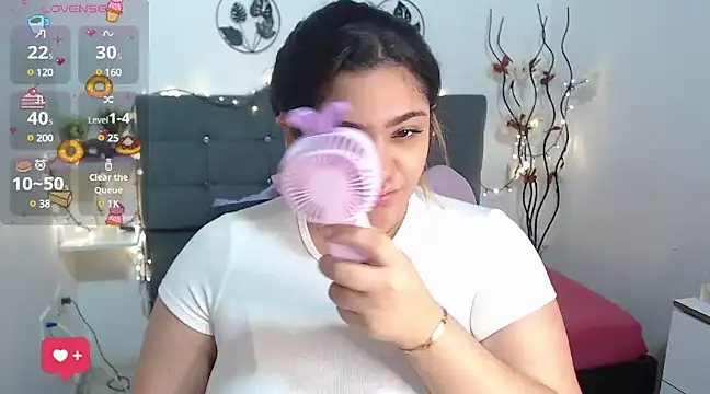 Snapshot of KathyGonzalez chatting on December 2, 2024, 11:12 am KathyGonzalez online show from December 2, 2024, 11:12 am
