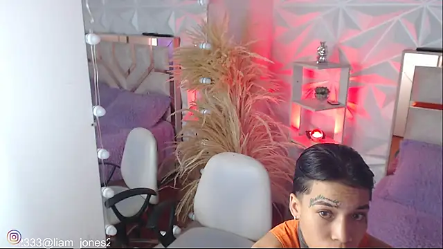 Jonesliam23 online show from October 23, 2025, 6:50 pm