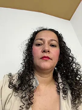 Snapshot of luisa_curli chatting on January 16, 2026, 1:31 am luisa curli online show from January 16, 2026, 1:31 am