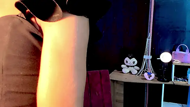 Snapshot of the-horus-girl chatting on March 13, 2025, 12:48 am the-horus-girl online show from March 13, 2025, 12:48 am