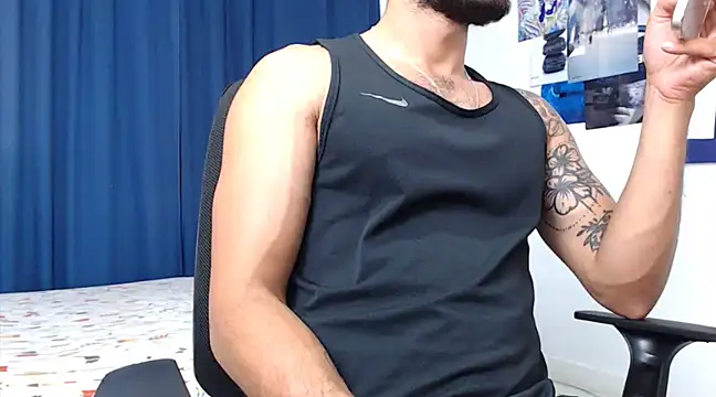 Snapshot of Sanit_Di chatting on January 9, 2025, 8:22 pm Sanit Di online show from January 9, 2025, 8:22 pm