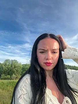 Snapshot of Vanesskaa chatting on May 23, 2026, 6:34 pm Vanesskaa online show from May 23, 2026, 6:34 pm