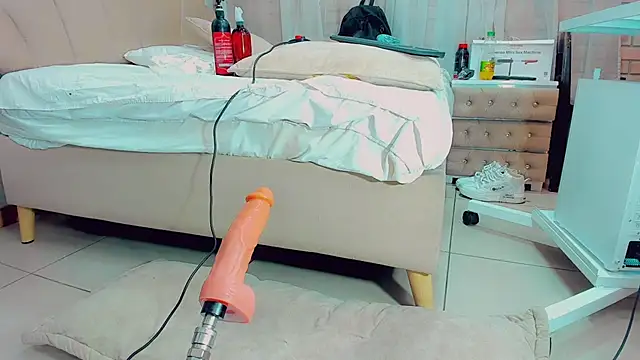 EmilyySaenz online show from February 23, 2025, 4:35 pm