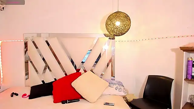 rose scottt online show from February 26, 2025, 3:08 pm