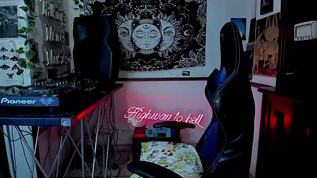 Demongirl6666 online show from January 8, 2025, 5:05 am