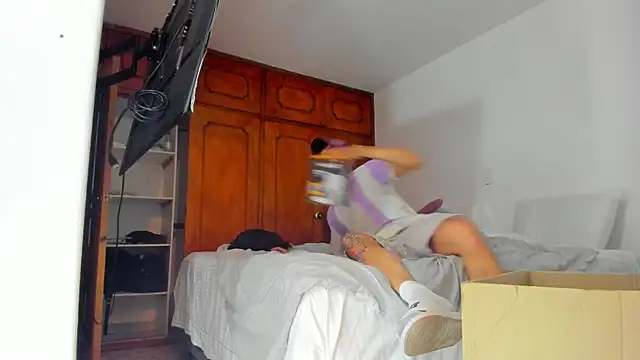 Jordyrodriiguez online show from February 17, 2025, 6:04 pm