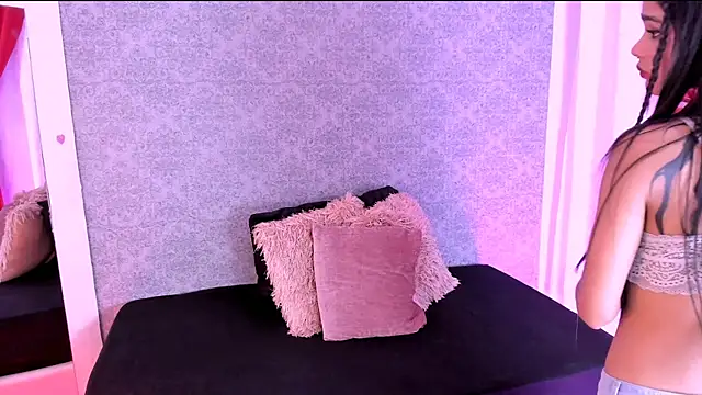 CatrinaRossi online show from December 20, 2024, 8:01 pm