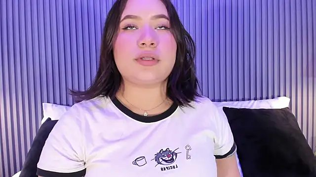 HannaKarson online show from October 16, 2025, 11:44 am