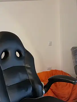 Snapshot of Liissa_cute_ chatting on October 27, 2025, 7:18 pm Liissa cute online show from October 27, 2025, 7:18 pm