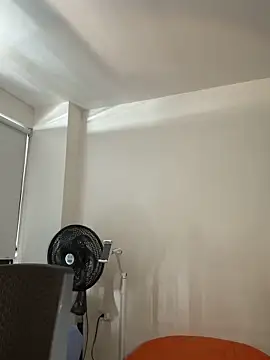 Snapshot of Liissa_cute_ chatting on November 20, 2025, 7:35 pm Liissa cute online show from November 20, 2025, 7:35 pm