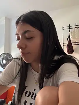 Snapshot of Liissa_cute_ chatting on December 15, 2025, 7:18 pm Liissa cute online show from December 15, 2025, 7:18 pm